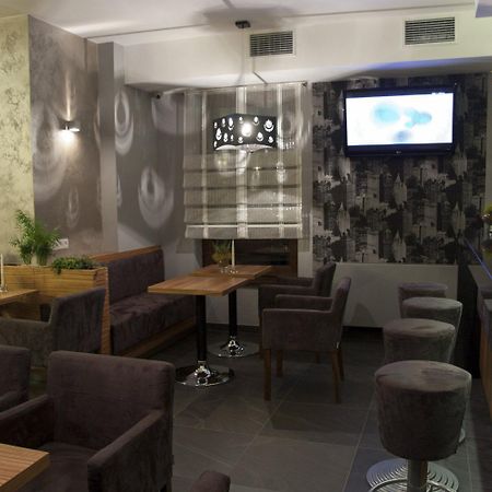 维萨维酒店 Oleśnica 外观 照片